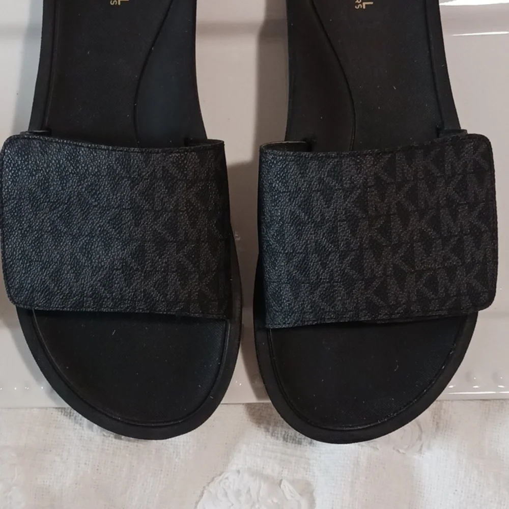 Michael Kors Wade Adjustable MK Logo Slide 10 *New*